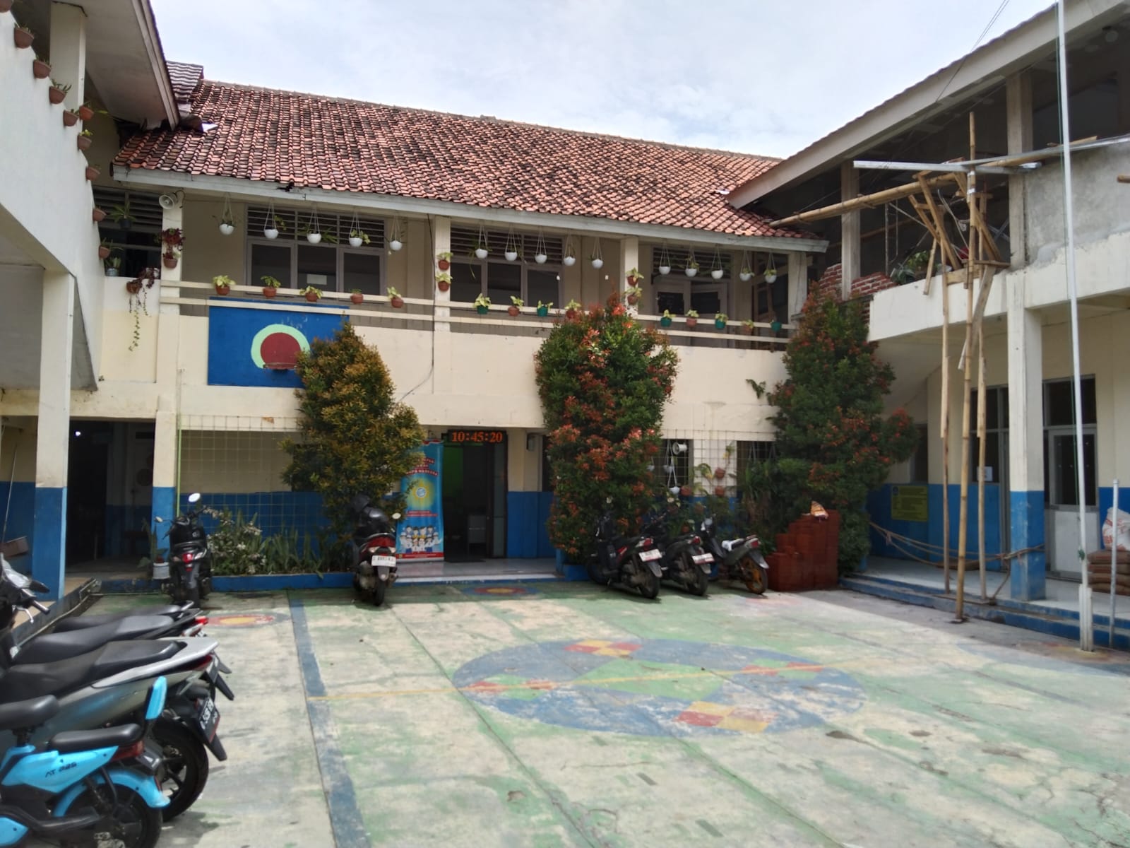 GEDUNG UTAMA SEKOLAH
