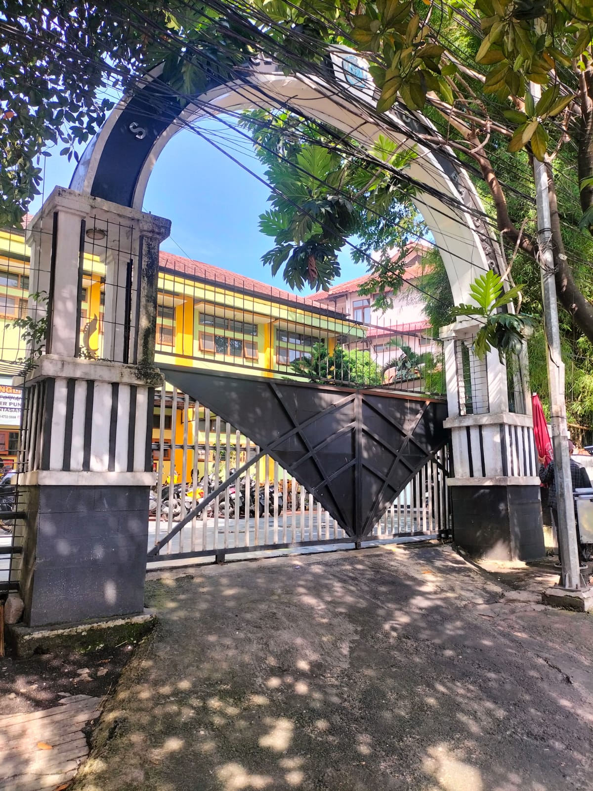 Plang SMP Negeri 15 Bandung