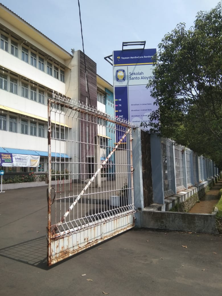 Gerbang Sekolah