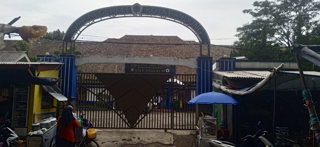 Gerbang Utama SMPN 41 Bandung