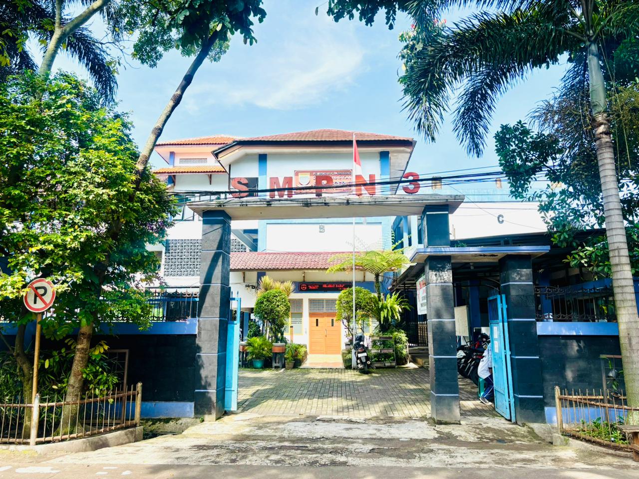 Gerbang Utama Sekolah