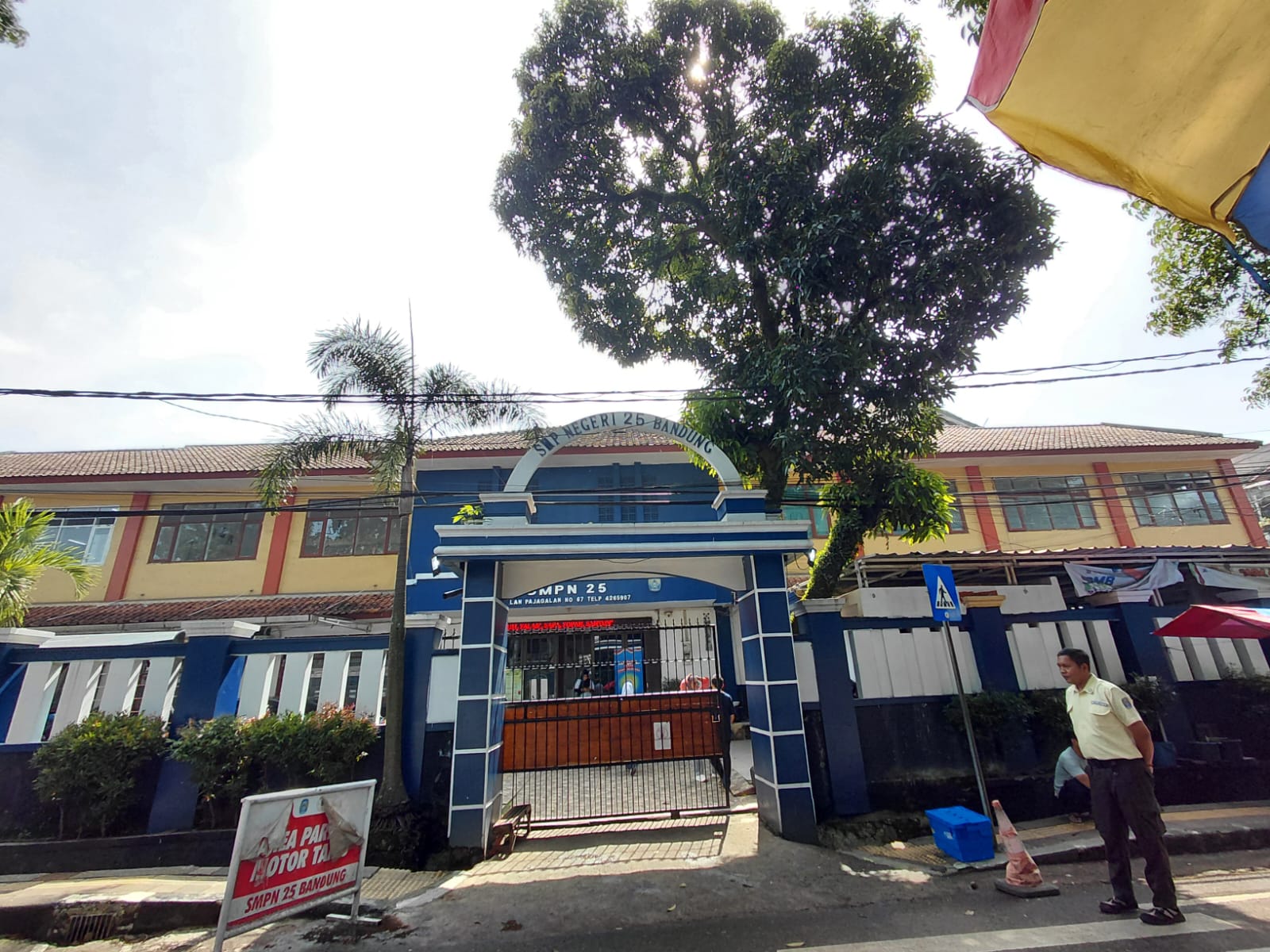 Gedung Bangunan SMP Negeri 25