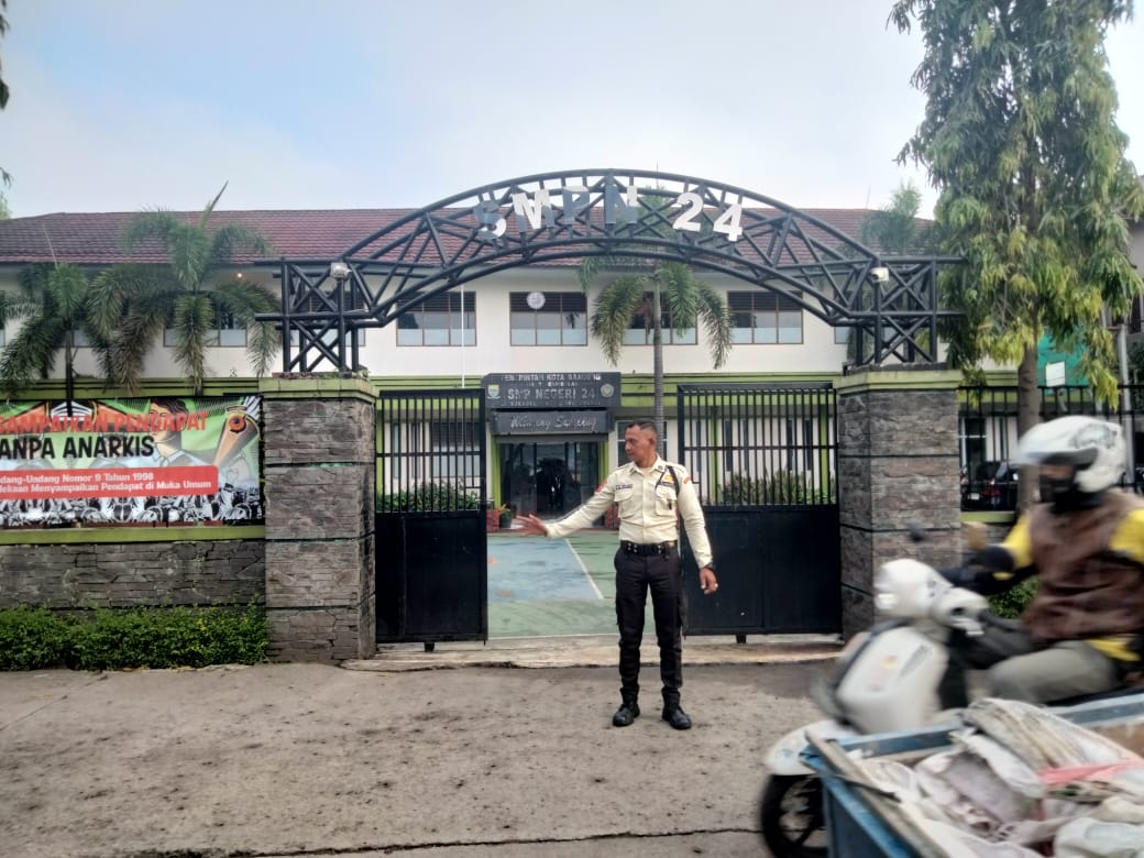 Gerbang Utama Sekolah