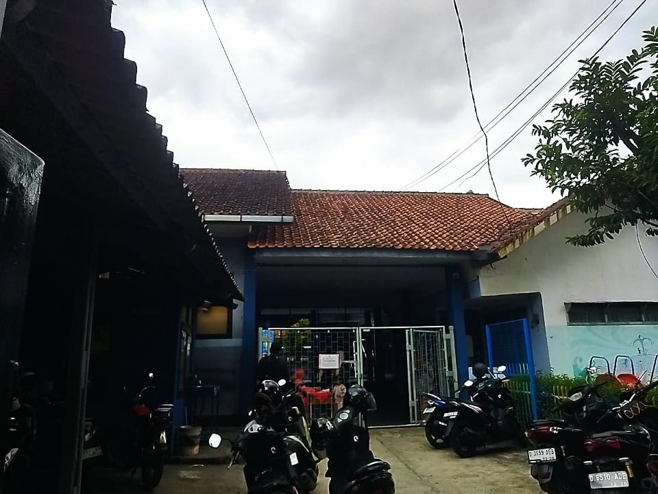 foto gerbang utama sekolah