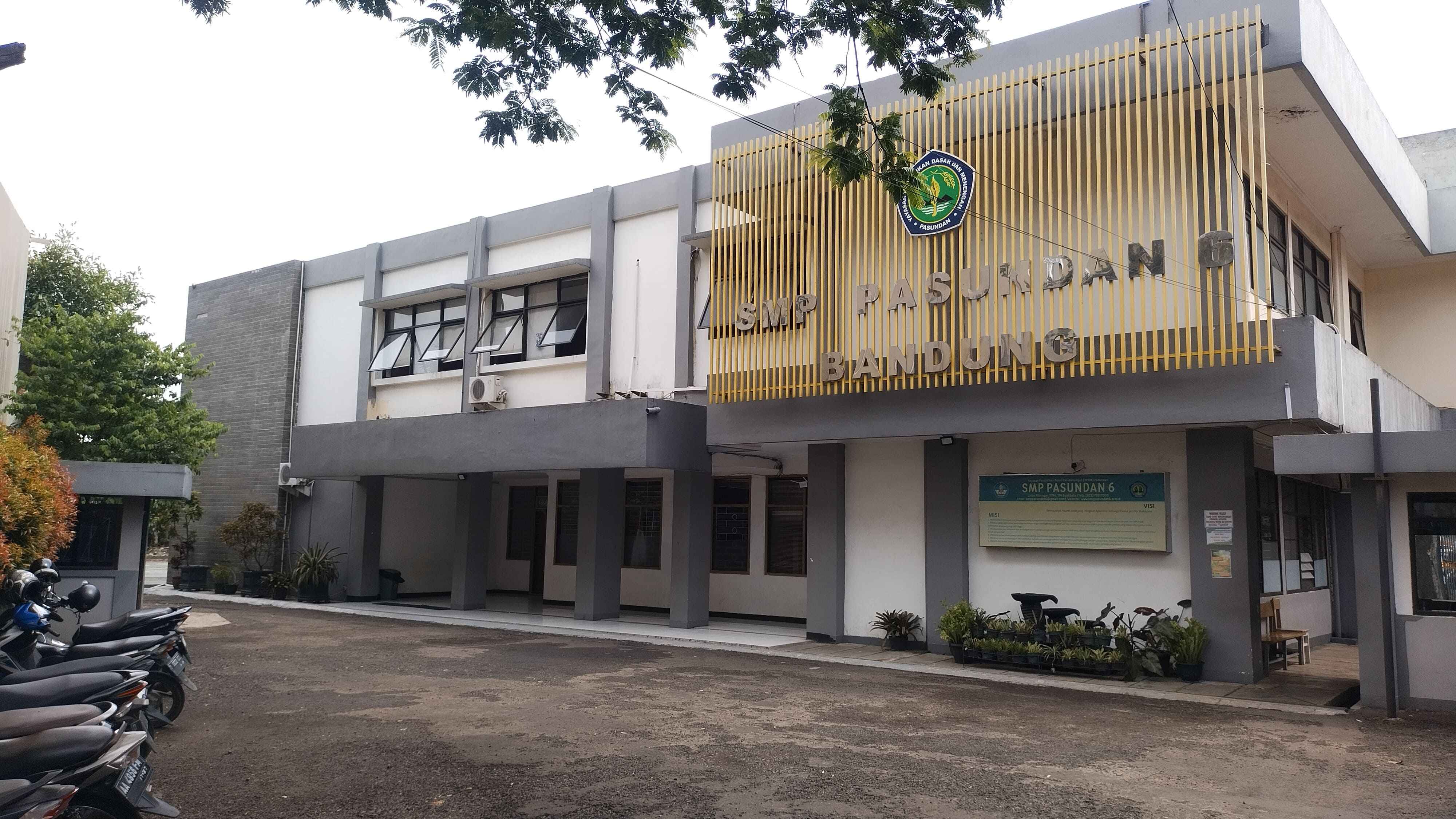 Gedung utama sekolah