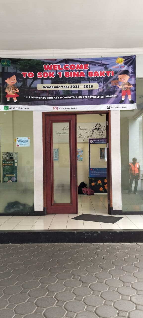 Pintu Gedung Sekolah