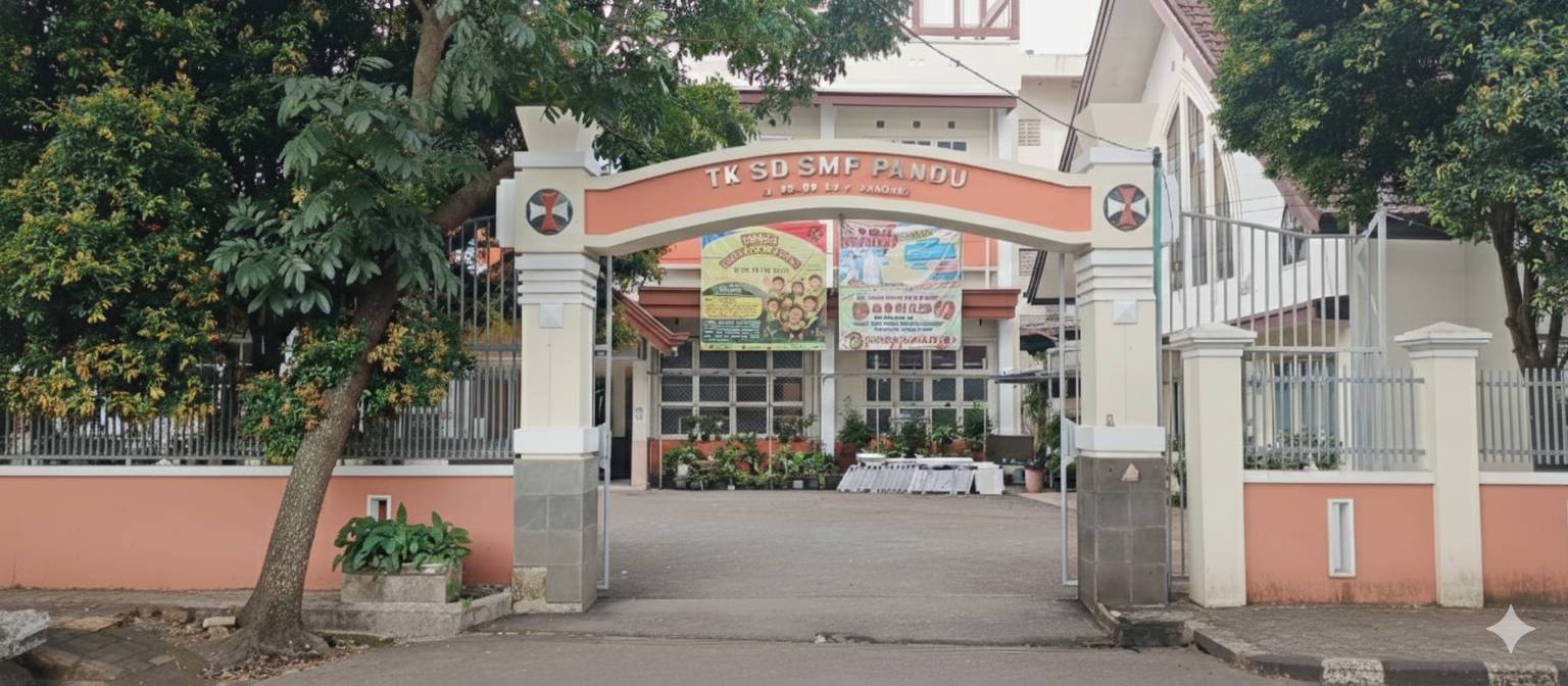 foto gerbang utama sekolah