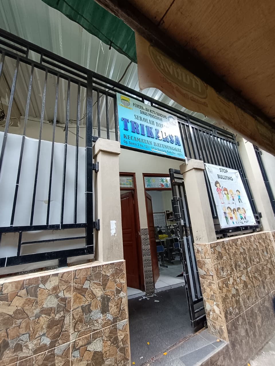 Foto Gerbang sekolah