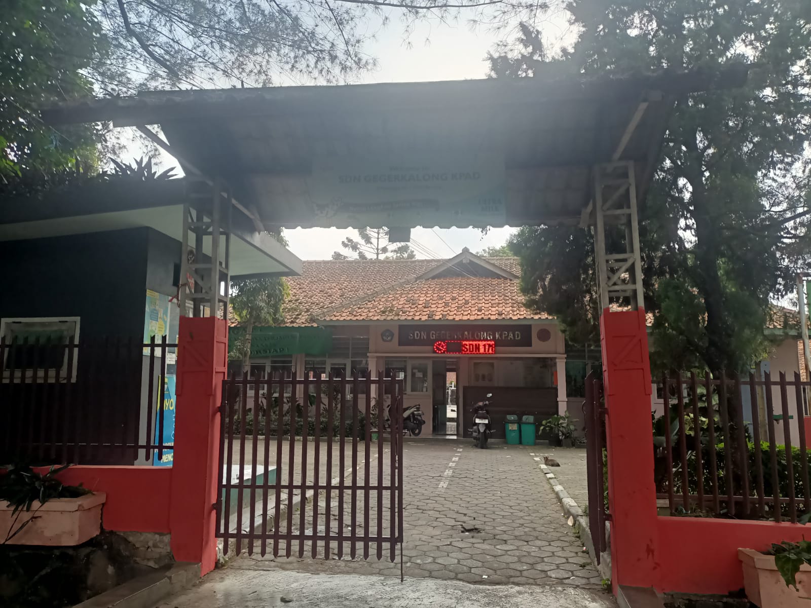 Gerbang Sekolah