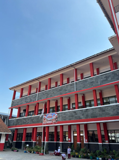 GEDUNG SEKOLAH
