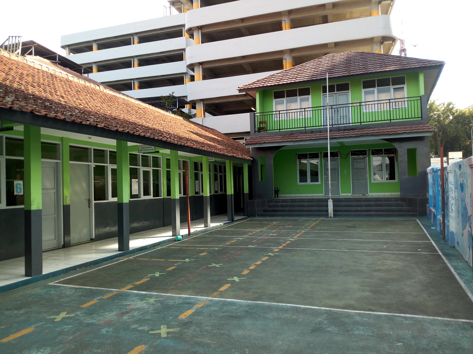 Gedung_SDN 195Isola