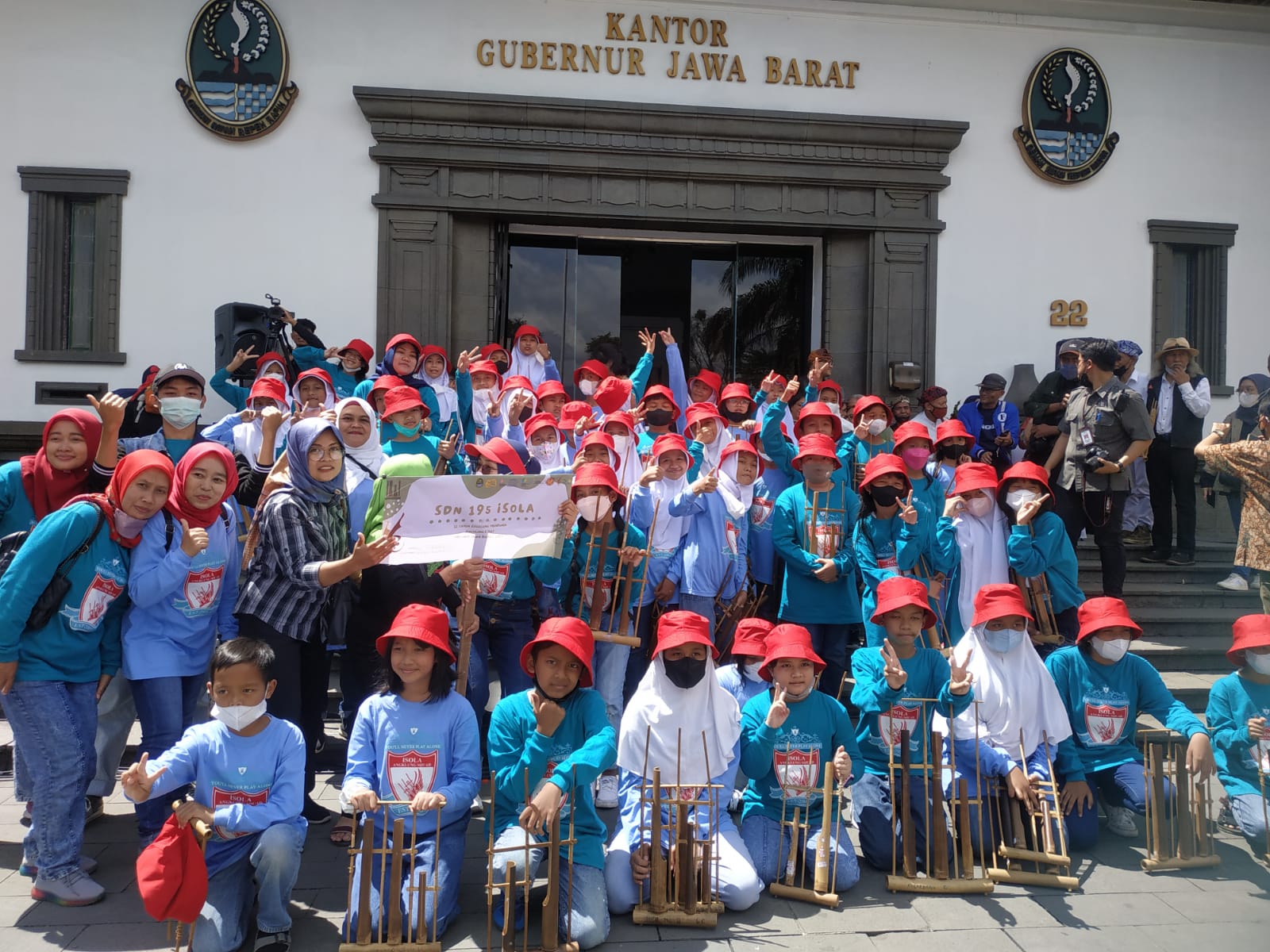 Angklunhg's Day_SDN195Isola