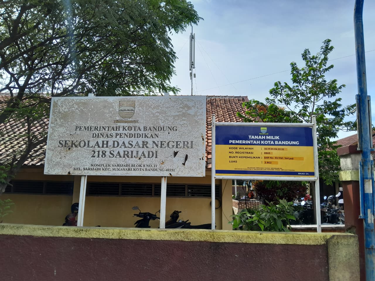Foto Plang Sekolah
