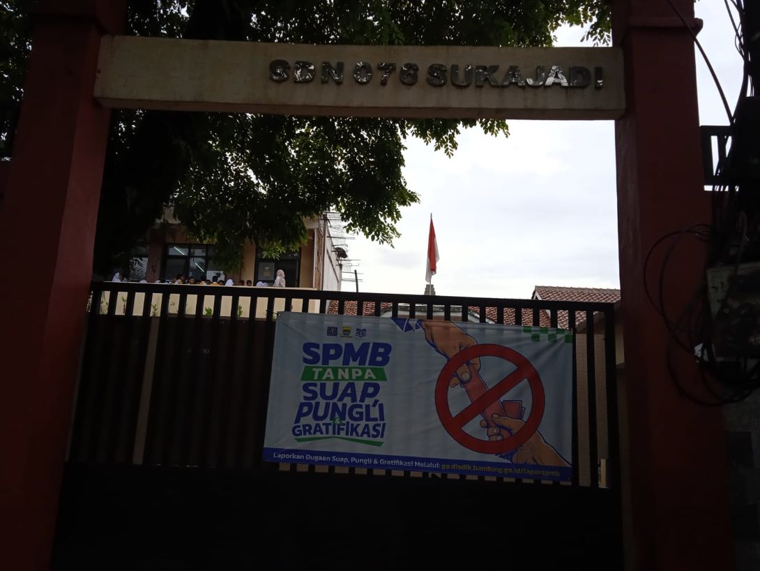 FOTO GERBANG UTAMA SDN 076 SUKAJADI