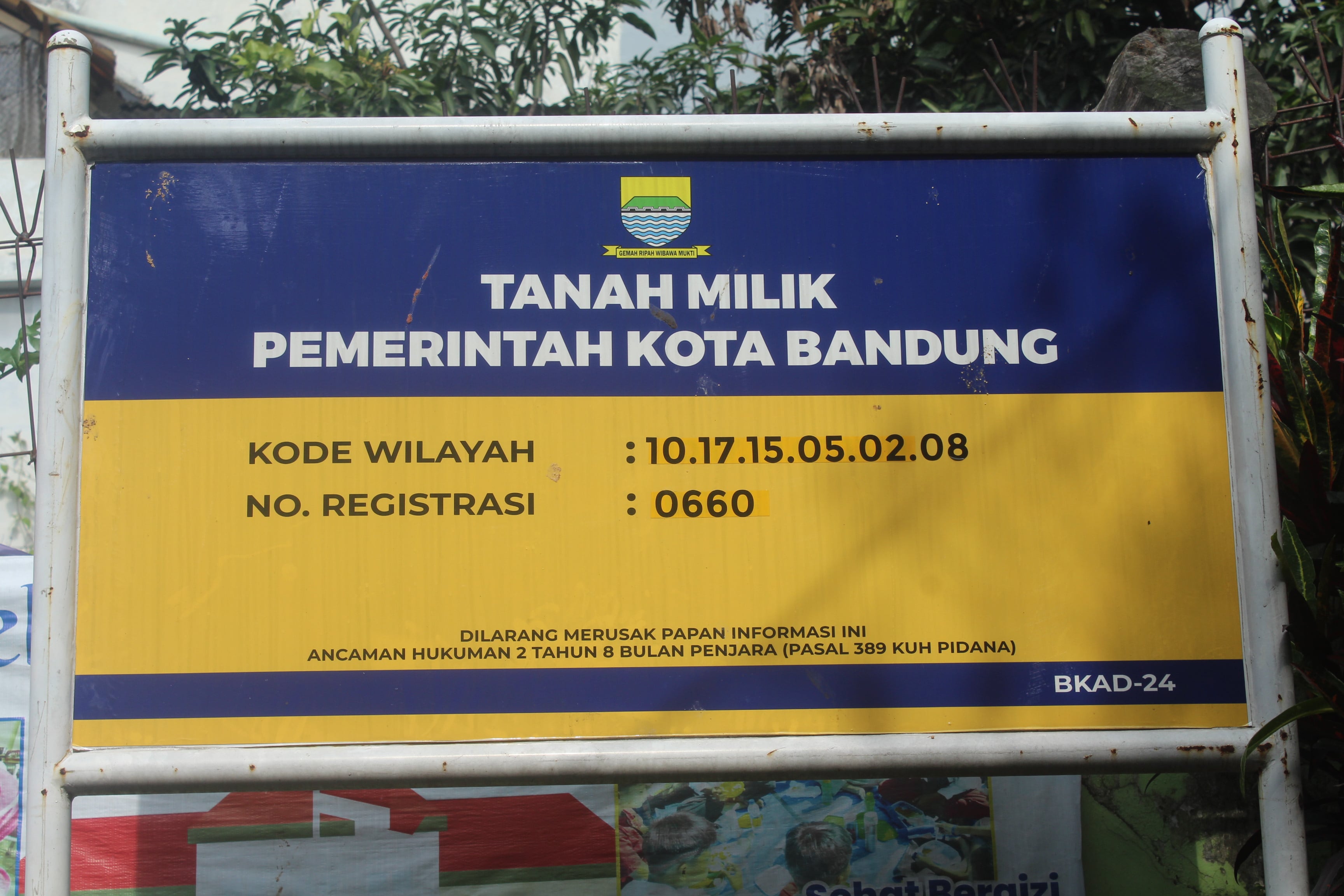 Foto Plang Hak Milik