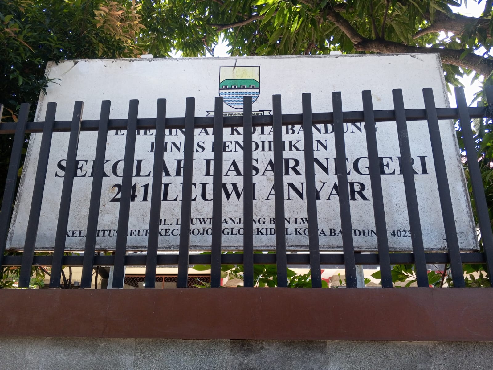 Plang Sekolah