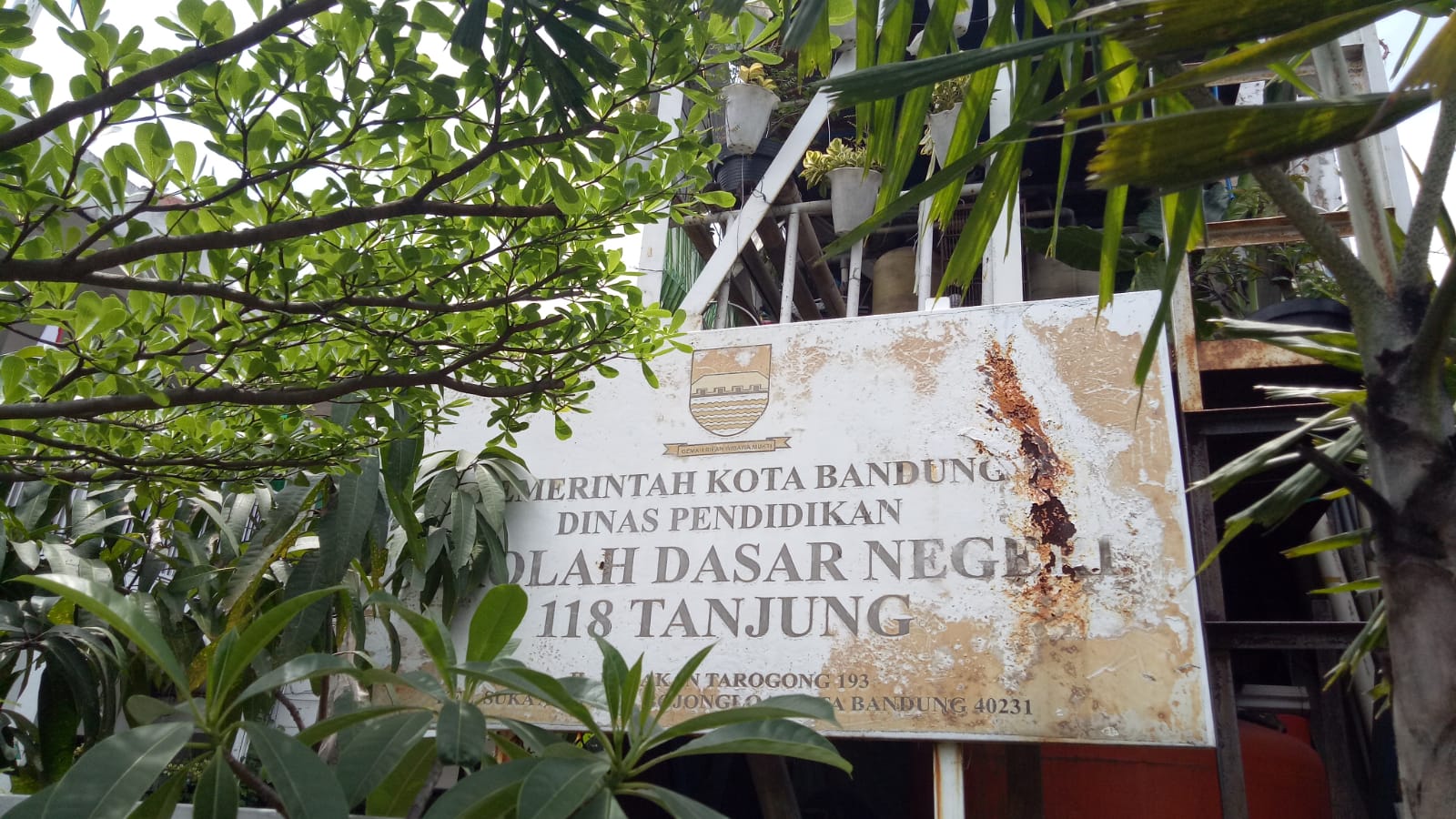 Plang Sekolah