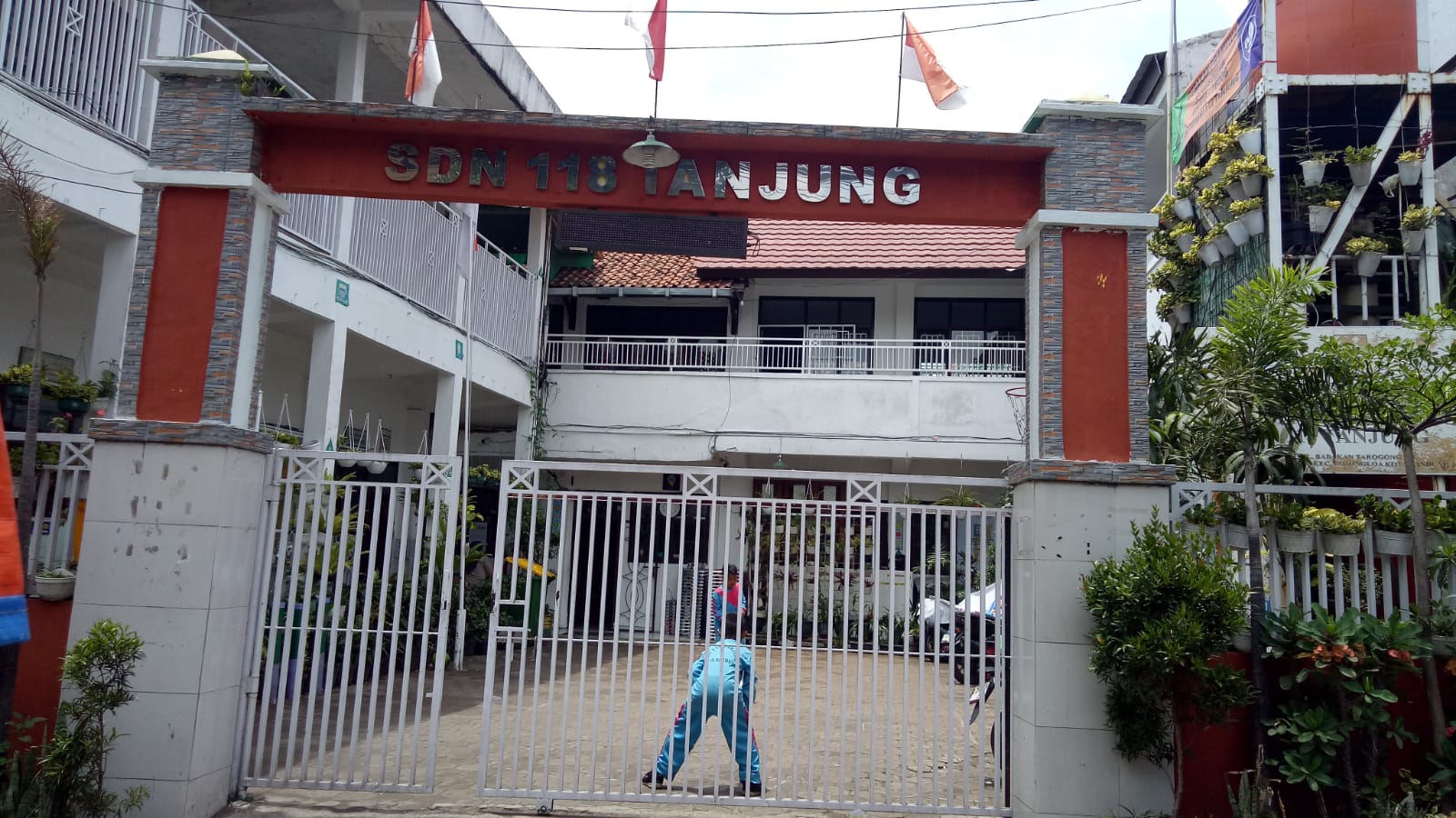 Gerbang Utama Sekolah