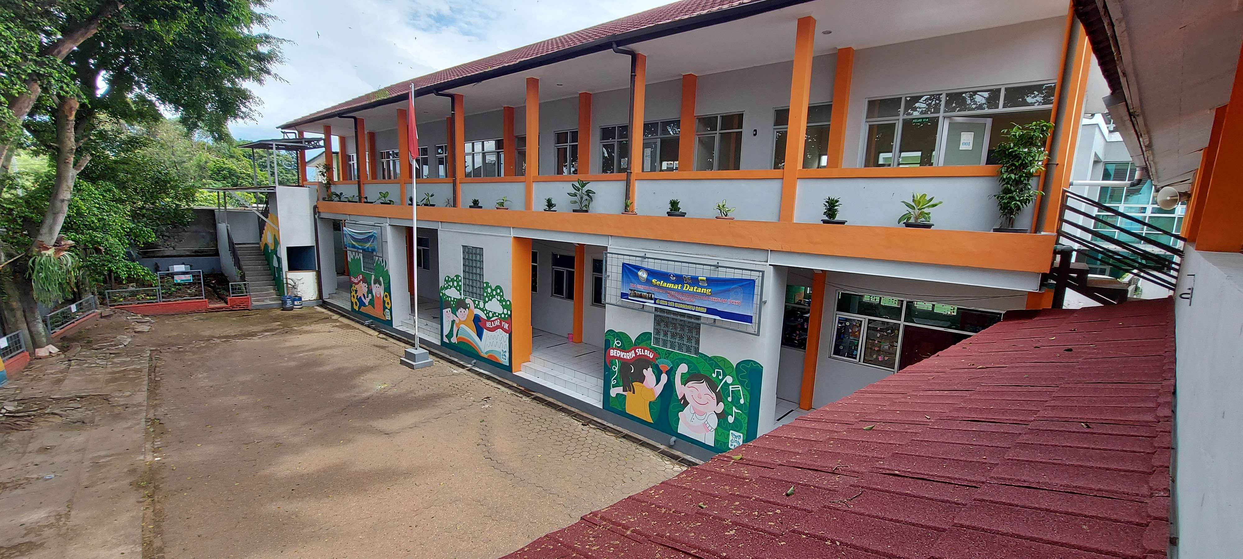 Tampak Selatan Atas 2