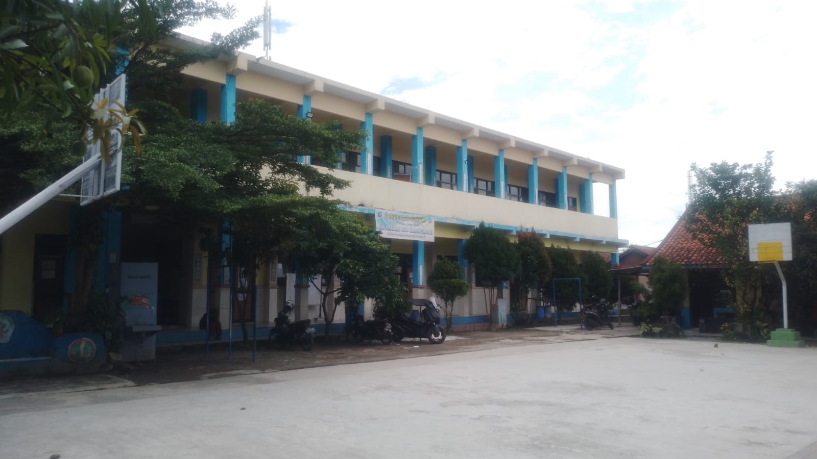 Foto Halaman Sekolah SDN 059 Cirangrang