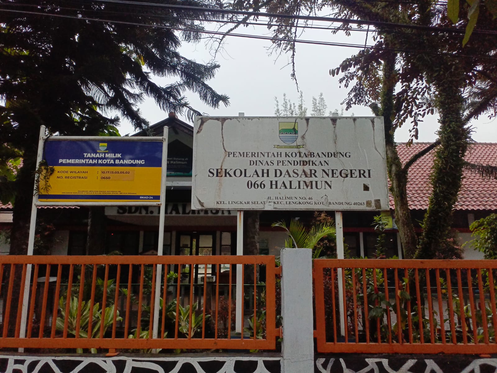 Plang Sekolah