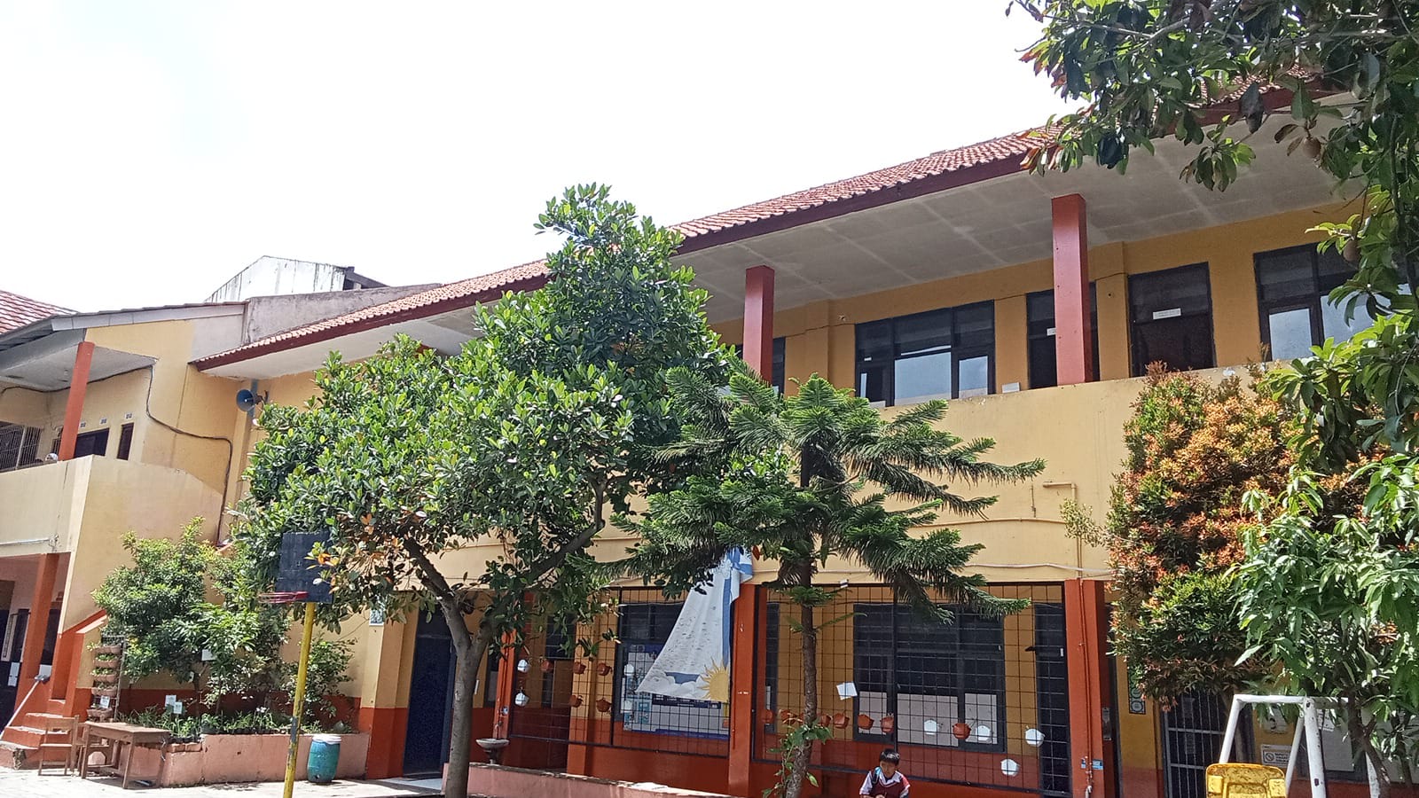 GEDUNG UTAMA SEKOLAH