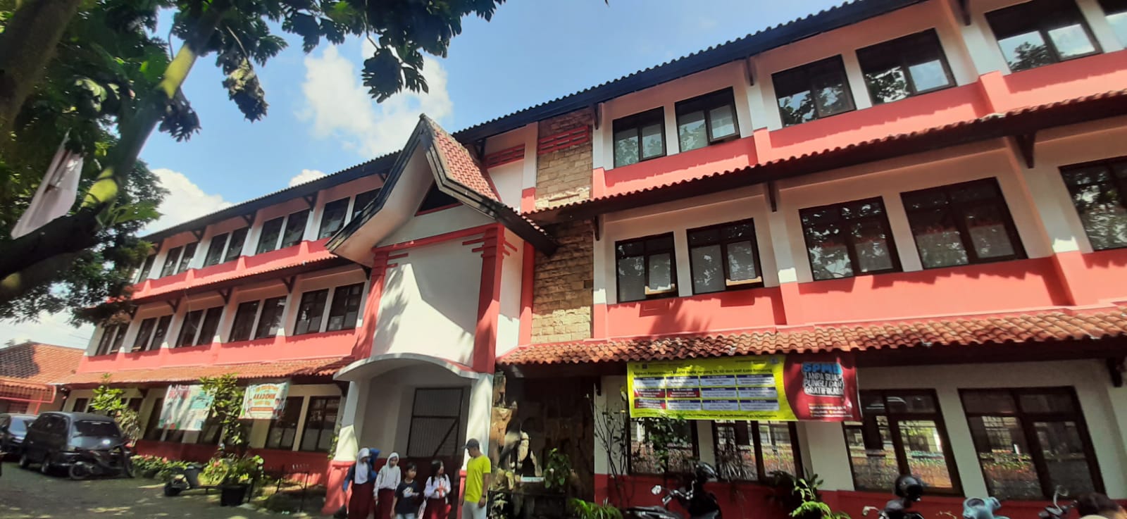 Gedung dan Bangunan Sekolah