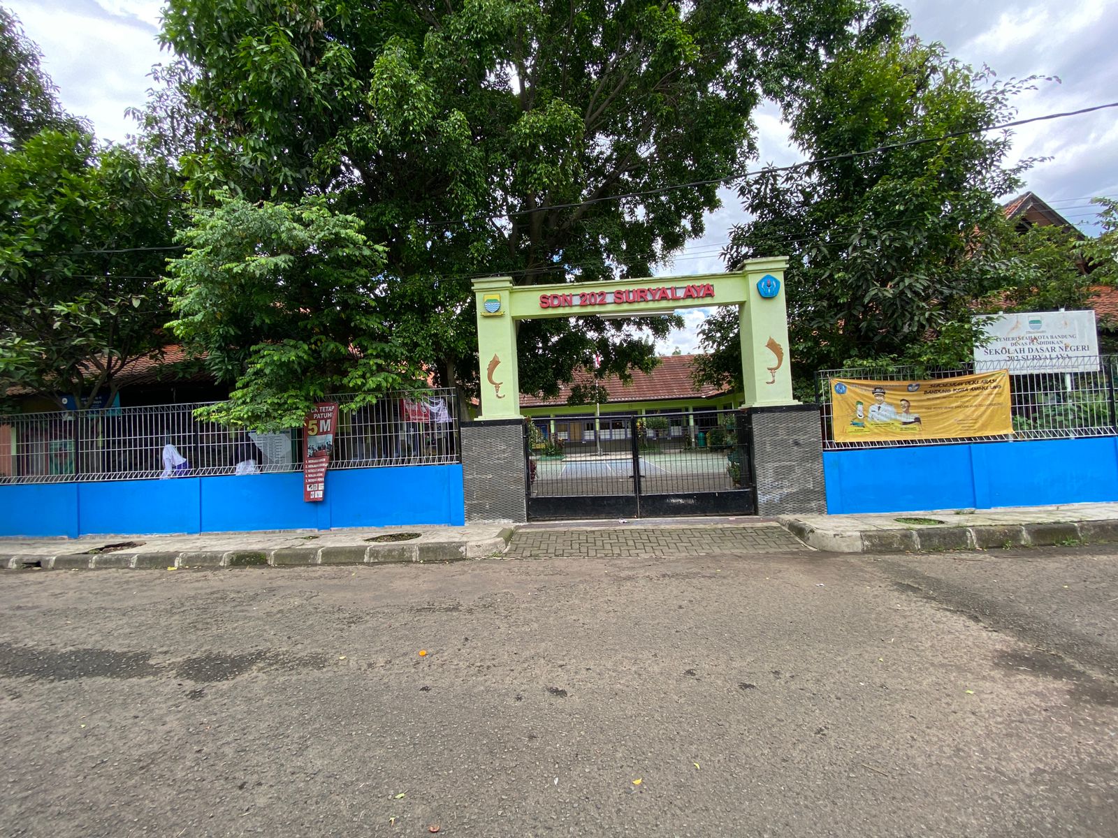 Depan Sekolah