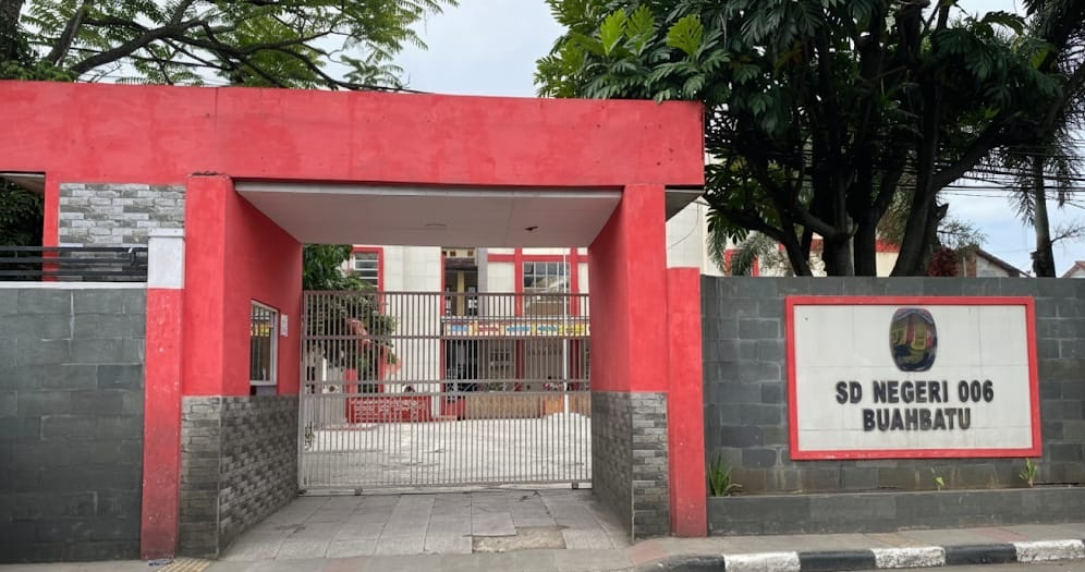 Foto Gerbang Utama Sekolah