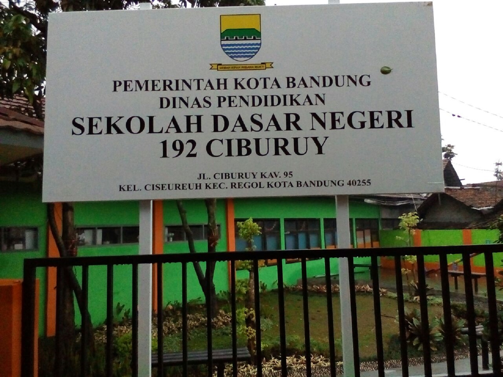 Plang Sekolah