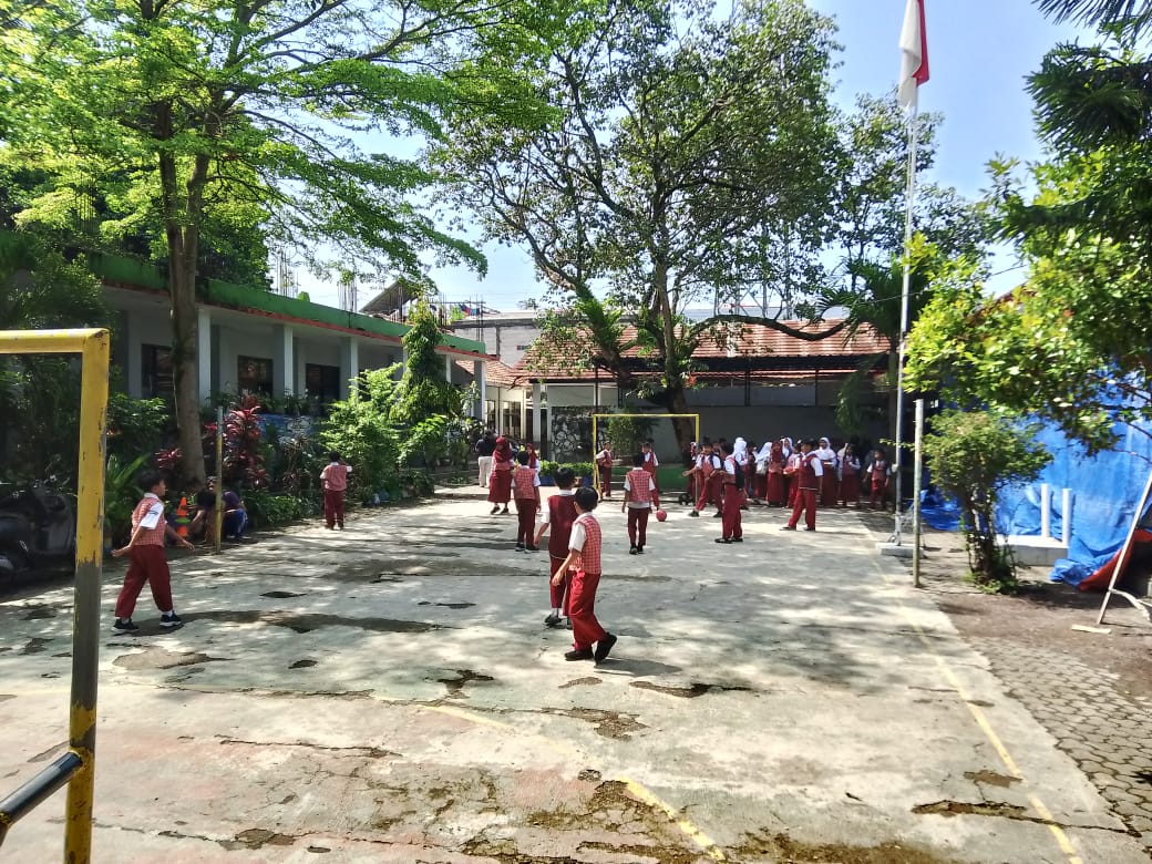 GERBANG UTAMA SEKOLAH