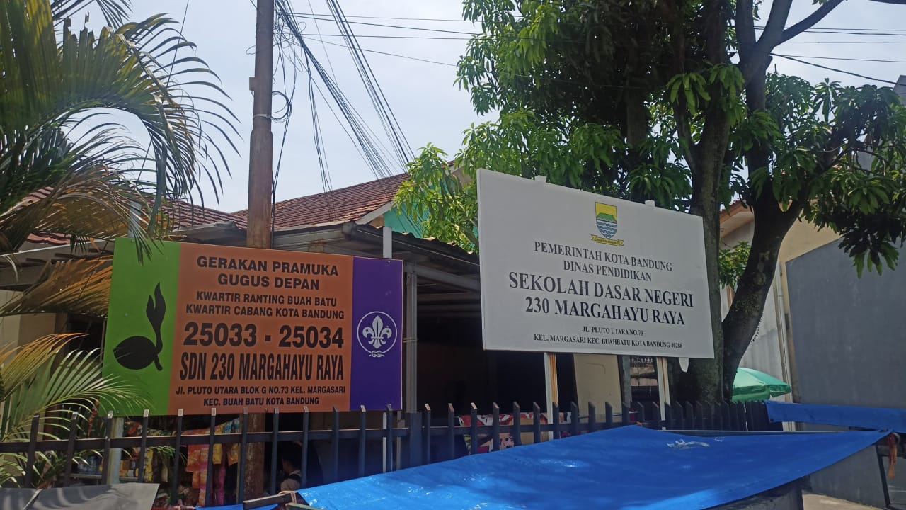 plang sekolah
