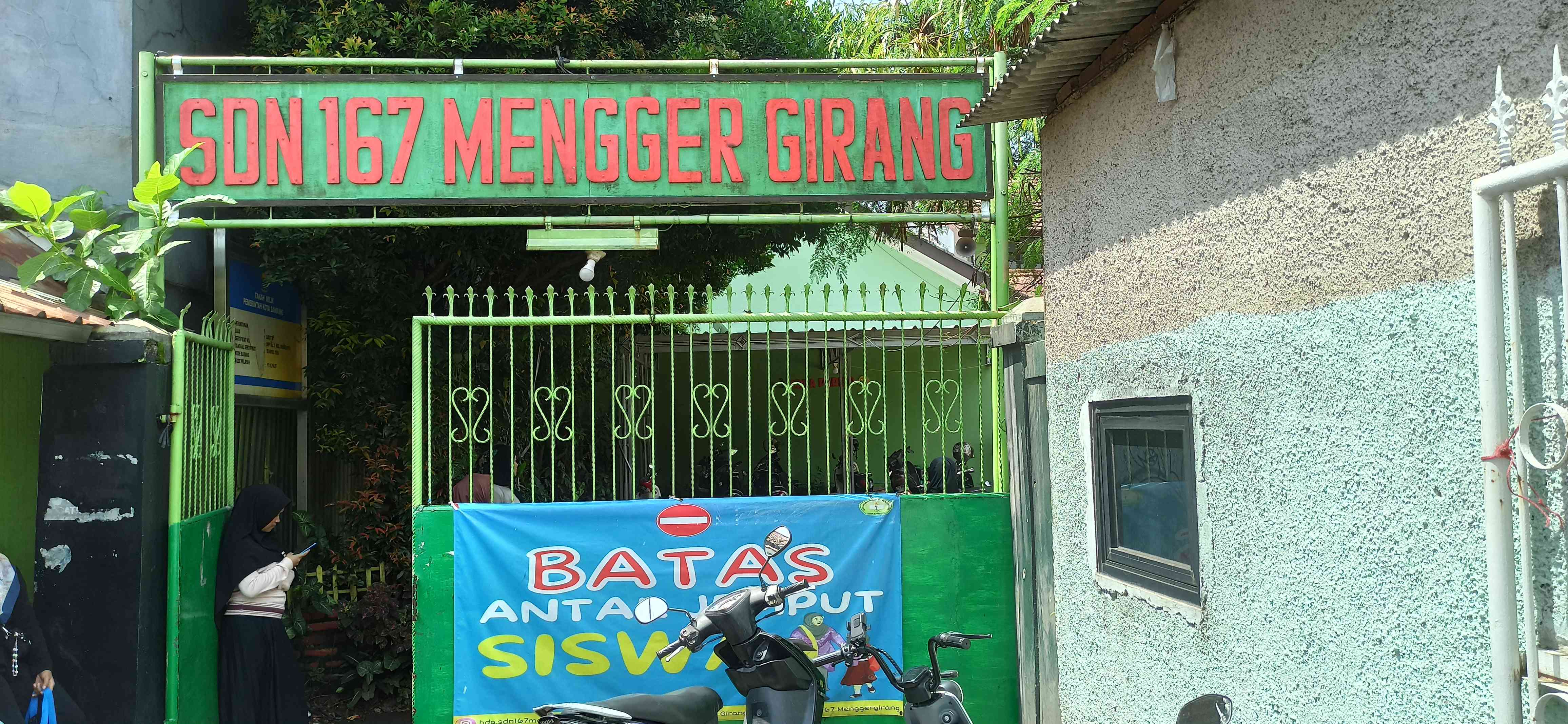 GERBANG UTAMA SEKOLAH