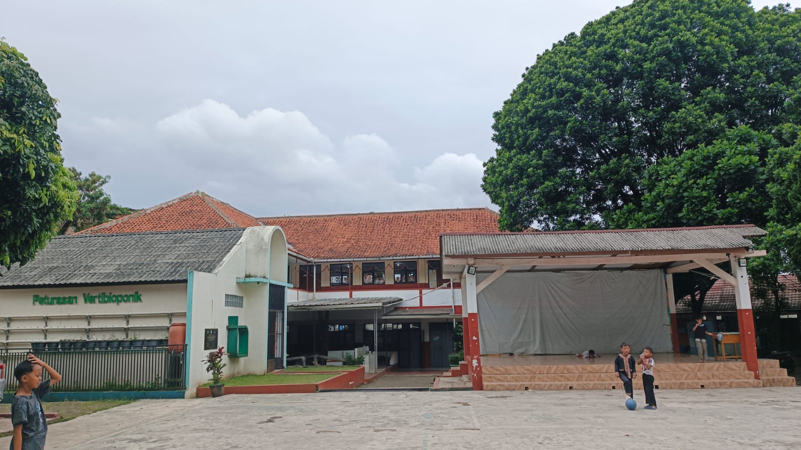 GEDUNG SEKOLAH 2