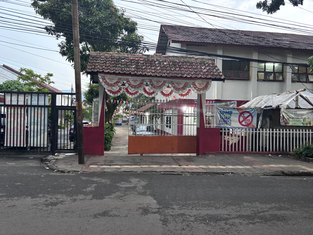 Gerbang Utama Sekolah
