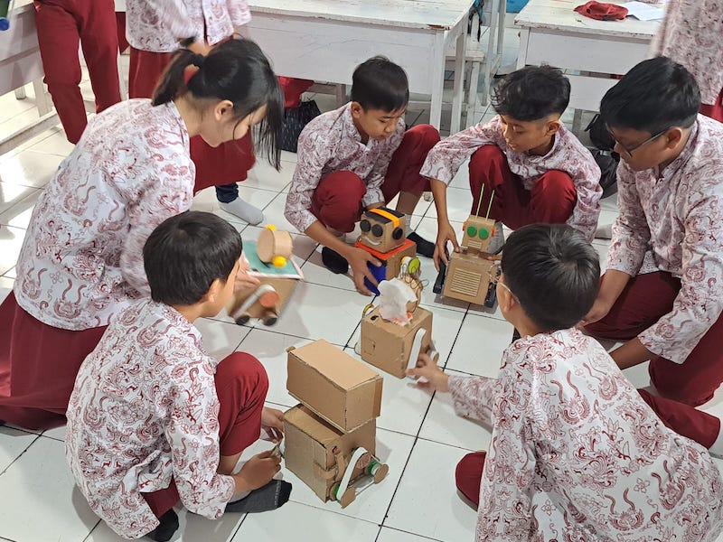 Cegah Sampah, Siswa SDN 226 Arcamanik Endah Daur Ulang Barang Bekas