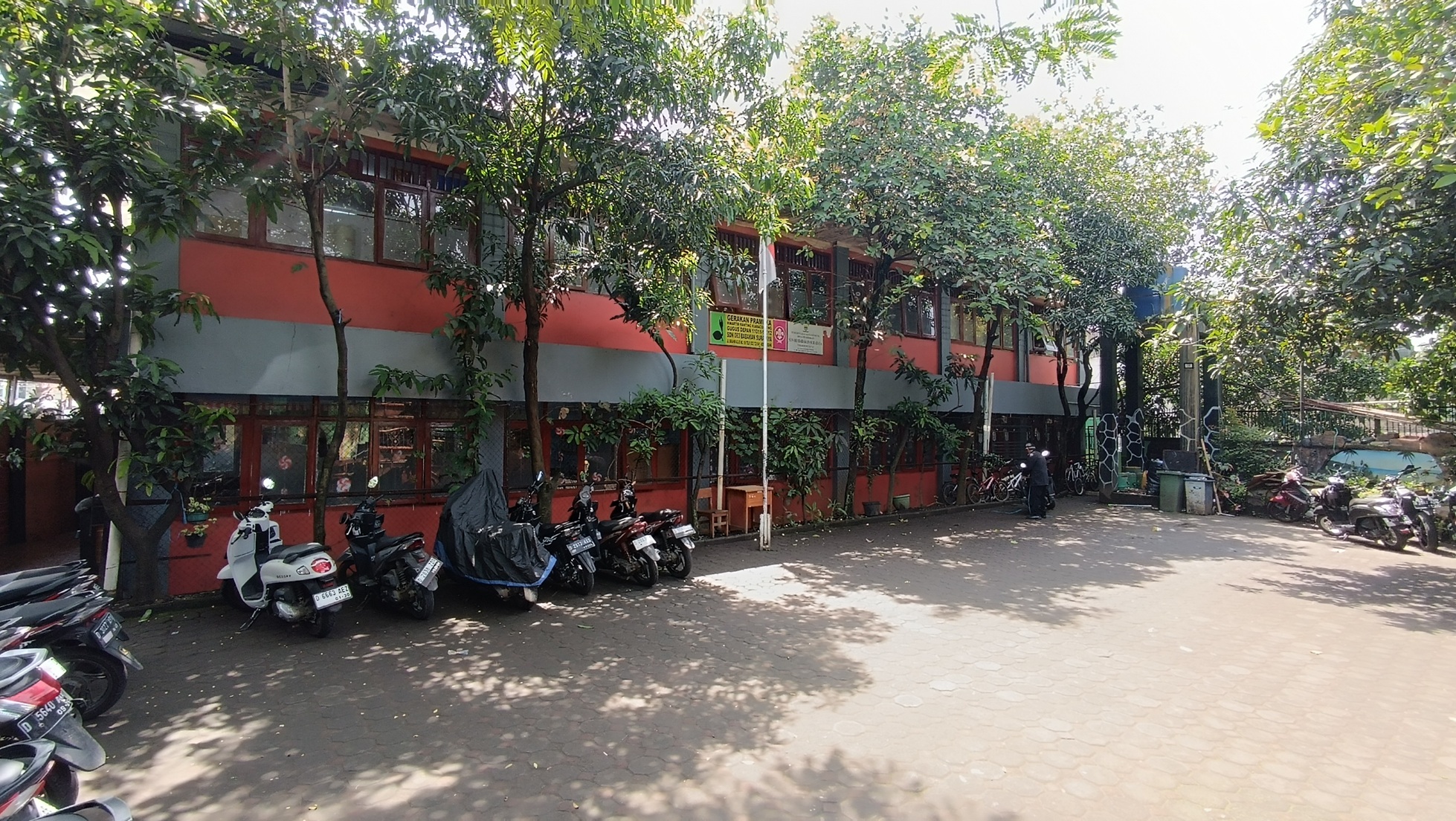 GEDUNG UTAMA SEKOLAH