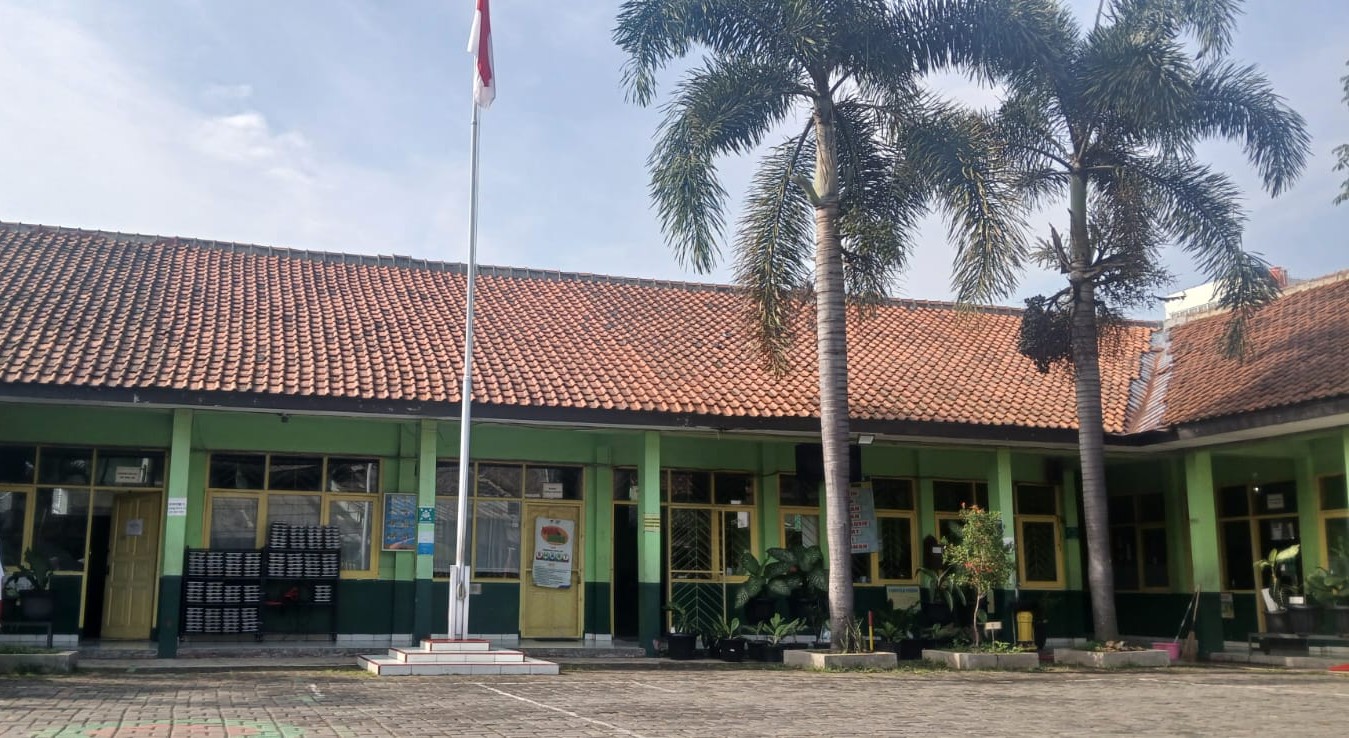 Foto Halaman Depan Sekolah