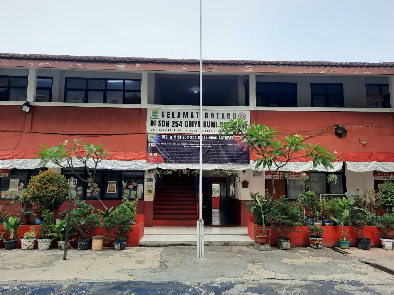 TAMPAK DEPAN