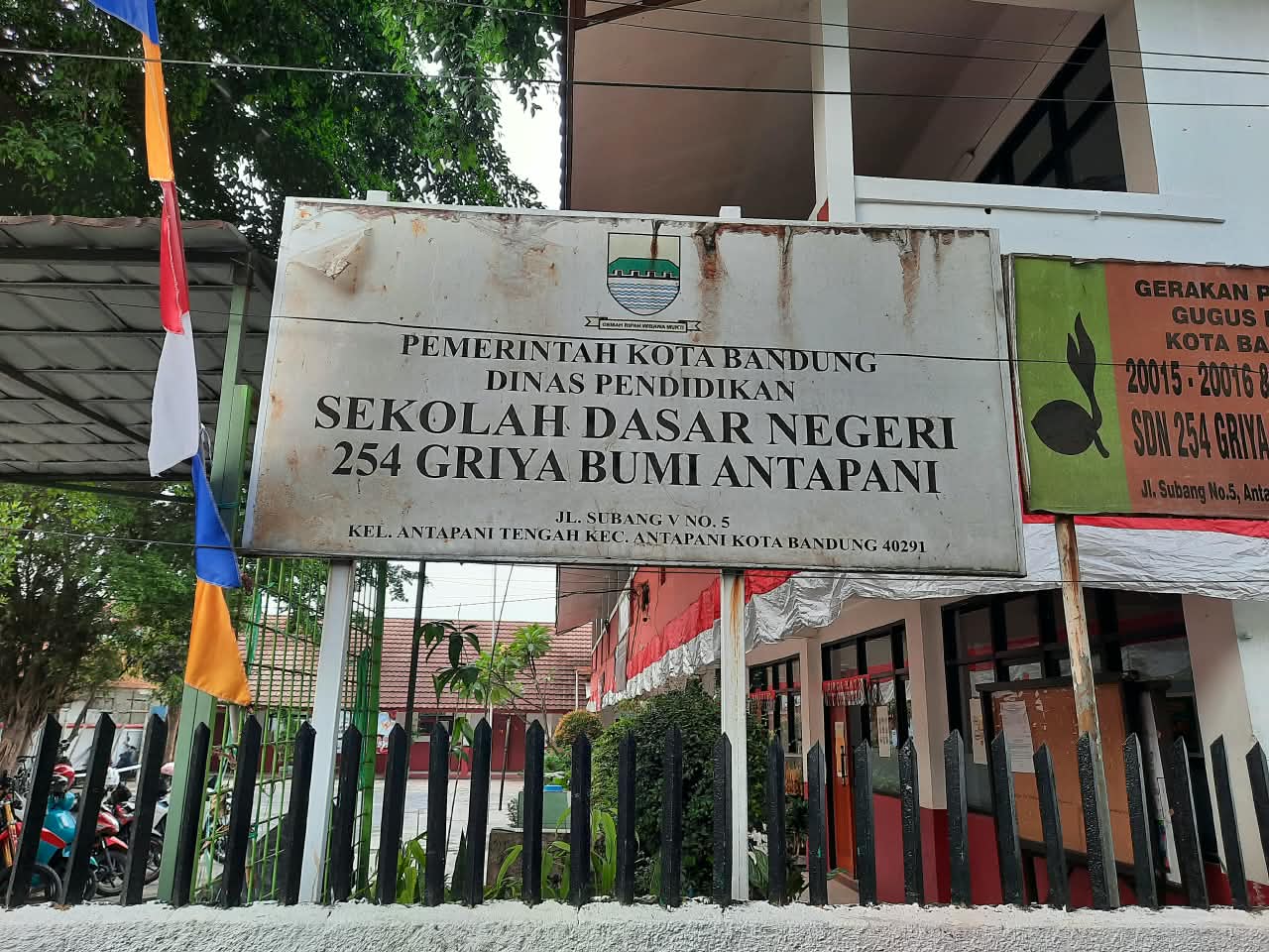 PAPAN NAMA SEKOLAH