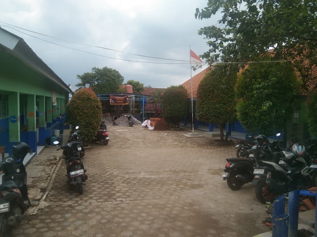 GEDUNG UTAMA SEKOLAH