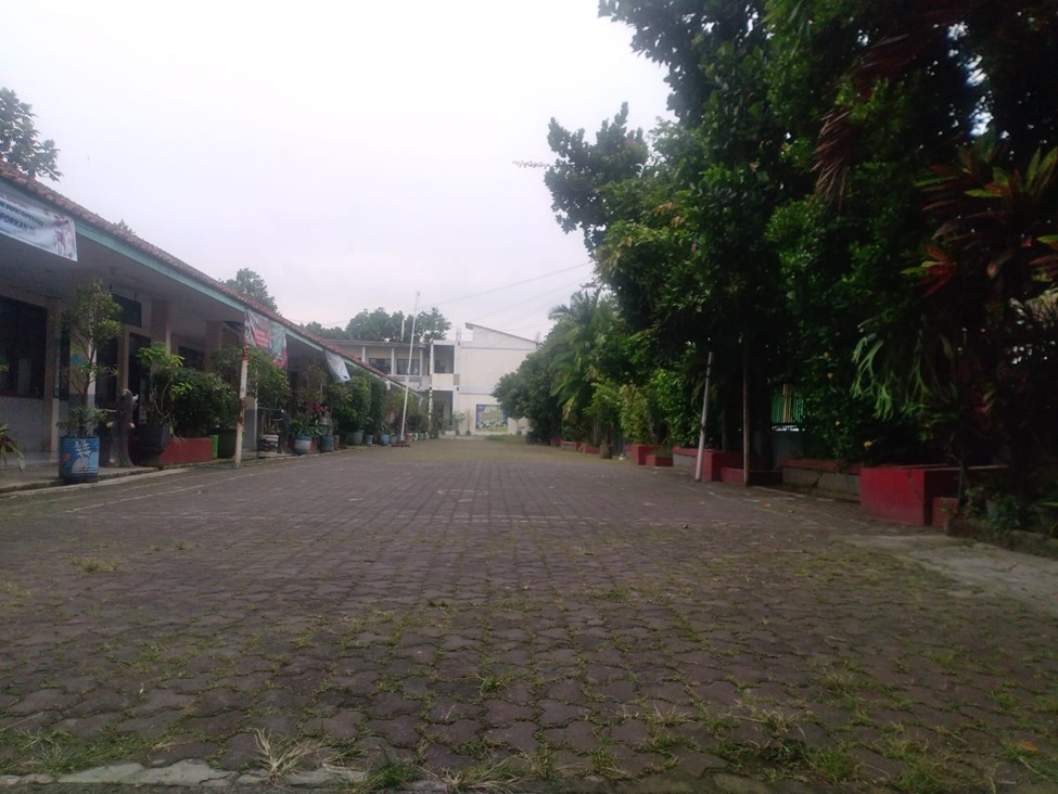 gedung utama sekolah 2