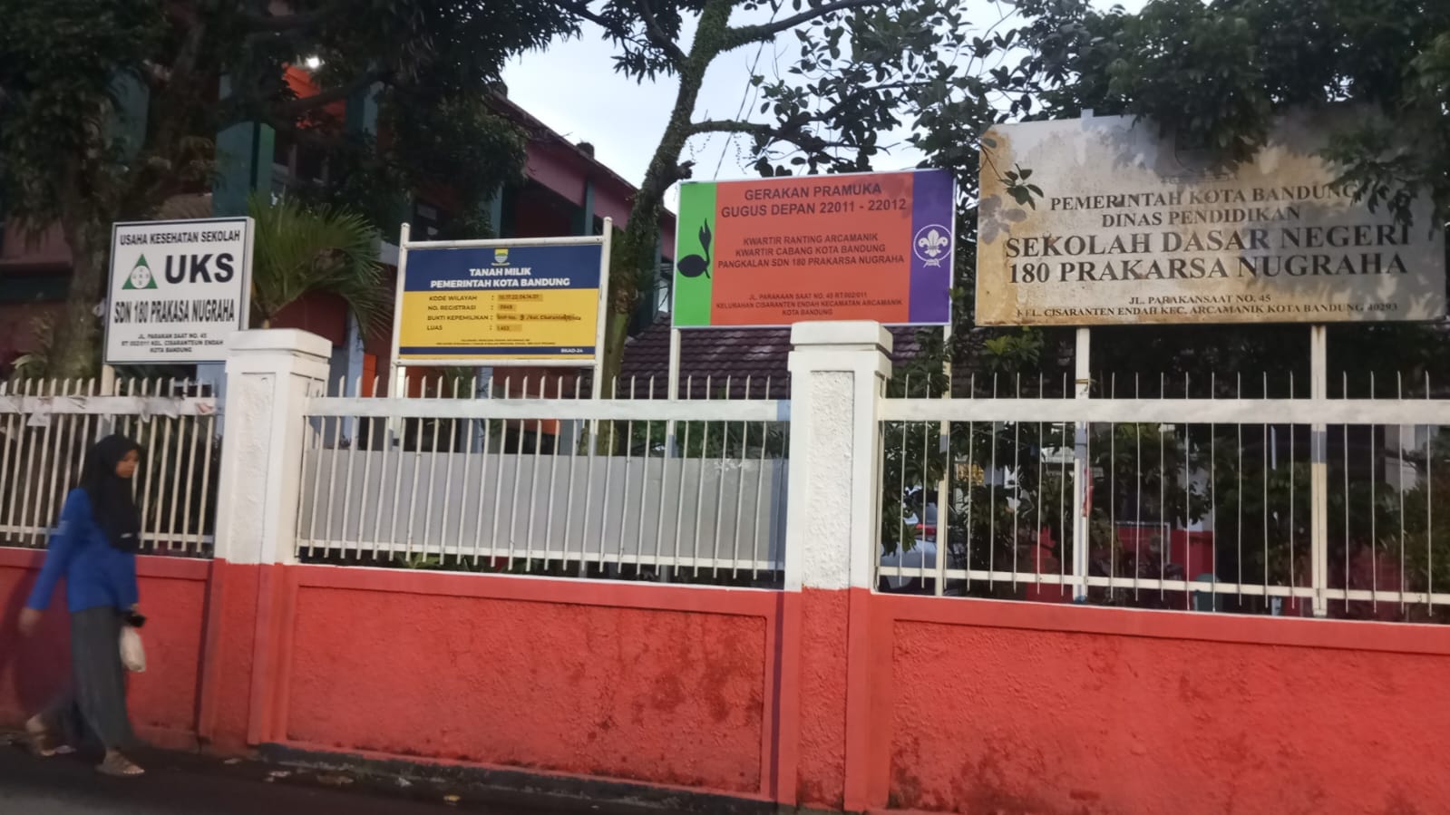 Plang Sekolah
