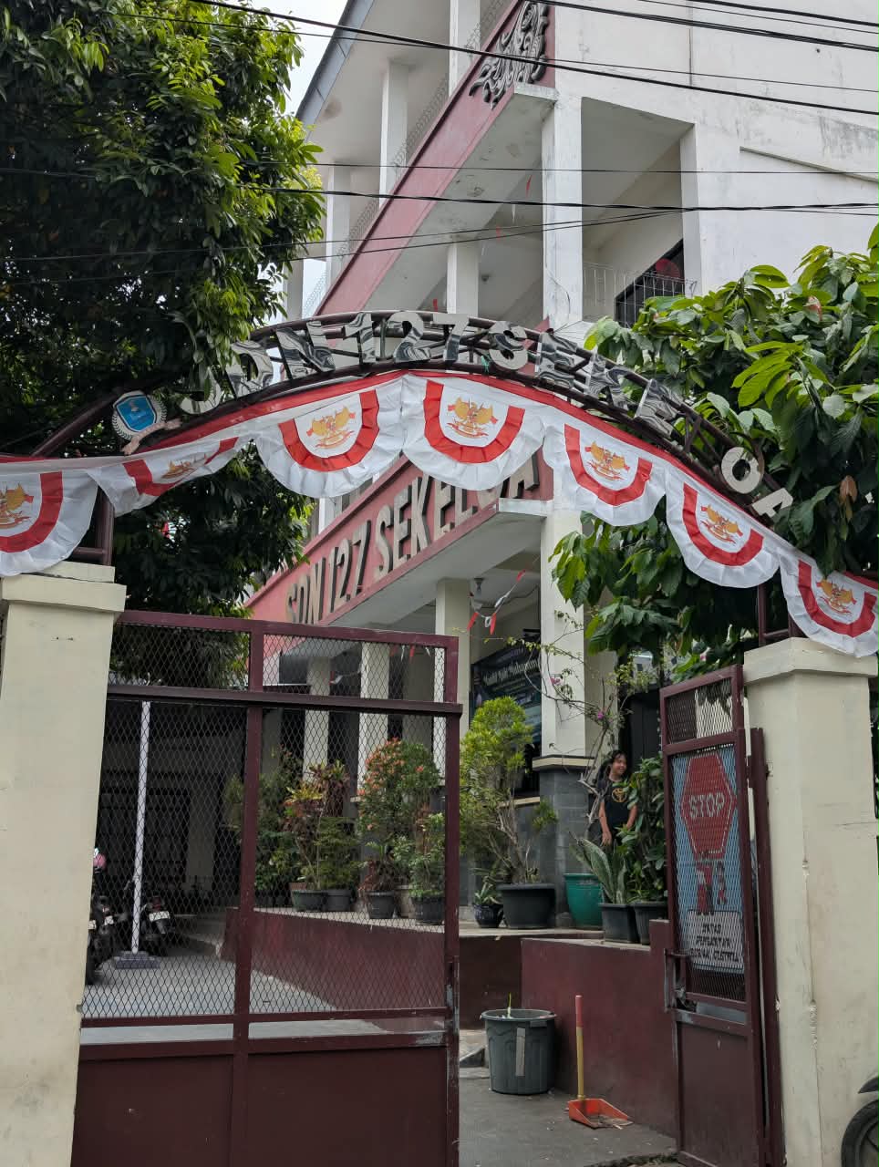 Foto Gerbang Sekolah