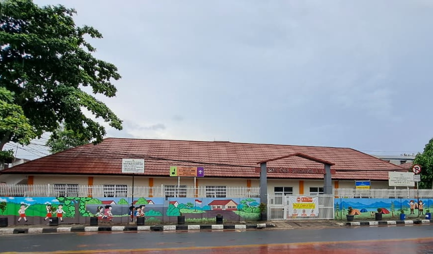 Foto Gerbang Utama Sekolah