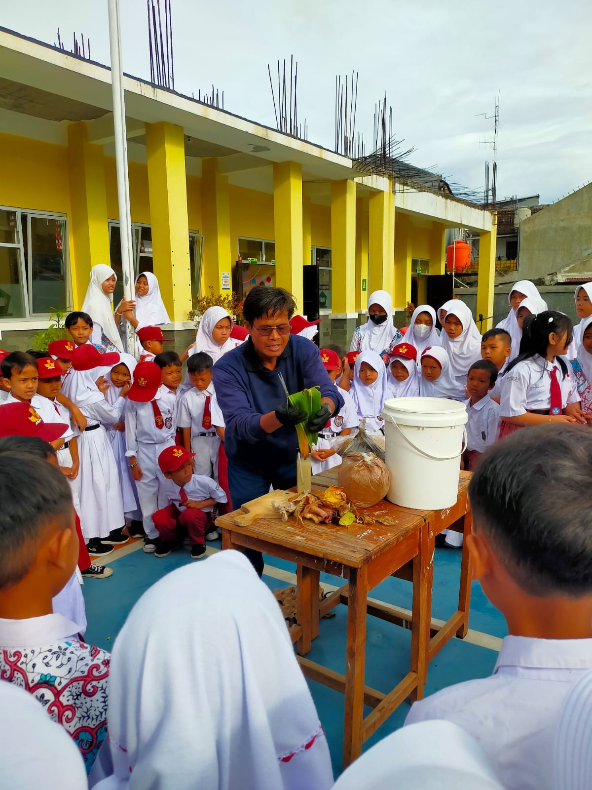 SOSIALISASI TIM DLH PUPUK KOMPOS