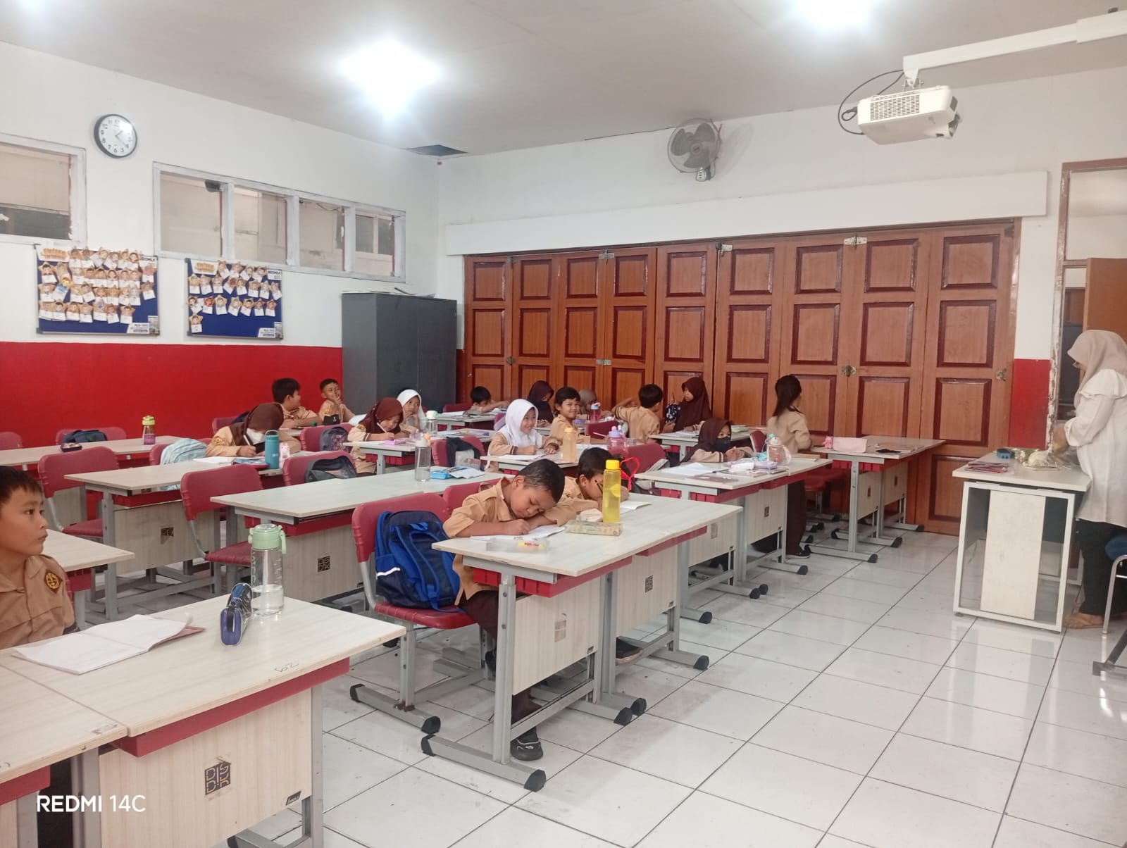Foto Depan Sekolah
