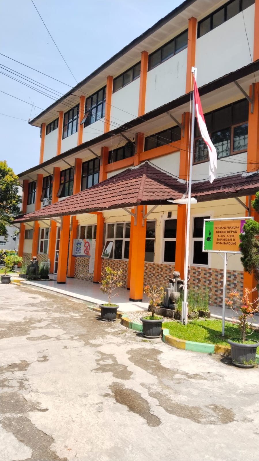 bangunan utama sekolah