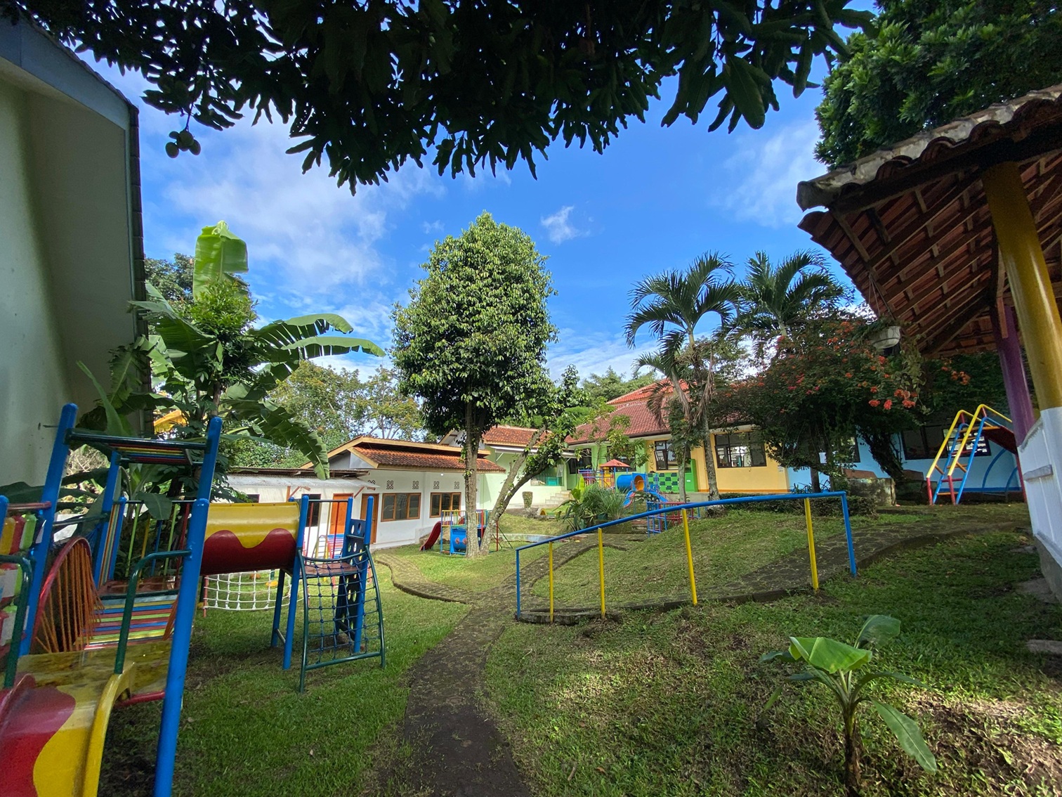 area playground bawah