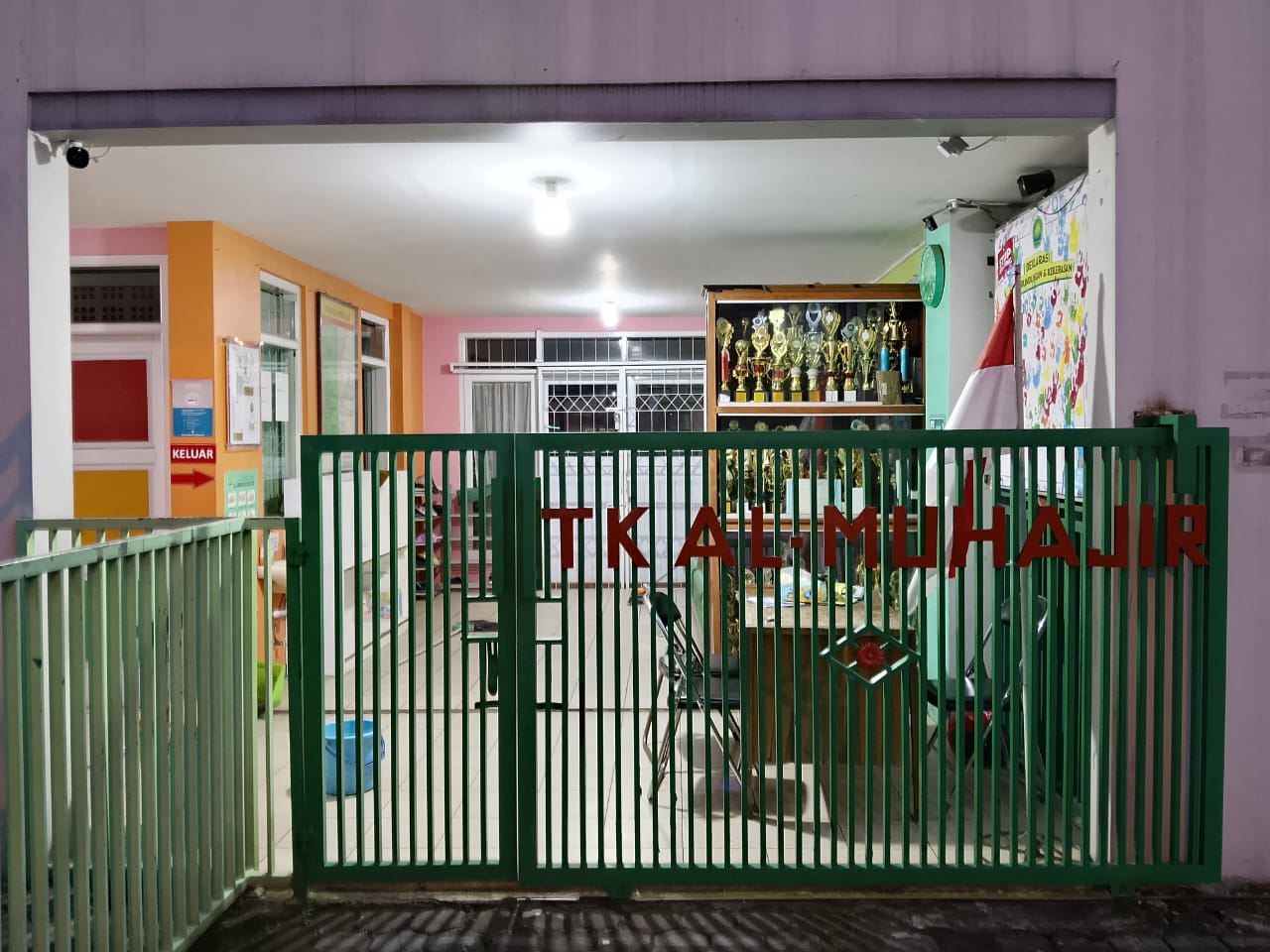 gerbang utama sekolah